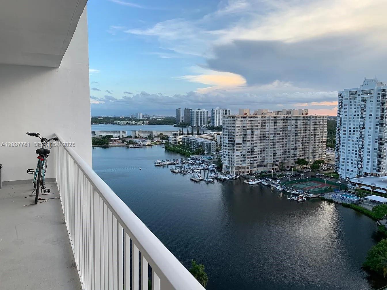 2801 NE 183rd St # 2107W, Aventura FL 33160 photo 3