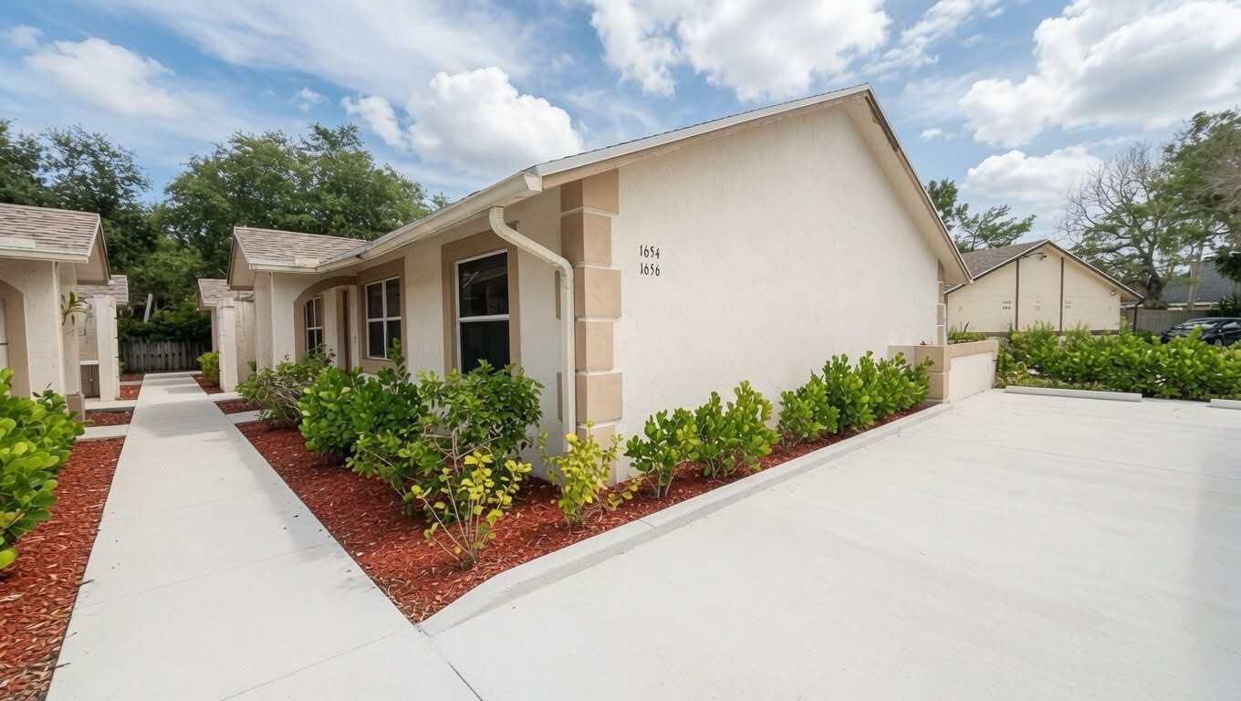 1654 Hawthorne Place, Wellington FL 33414