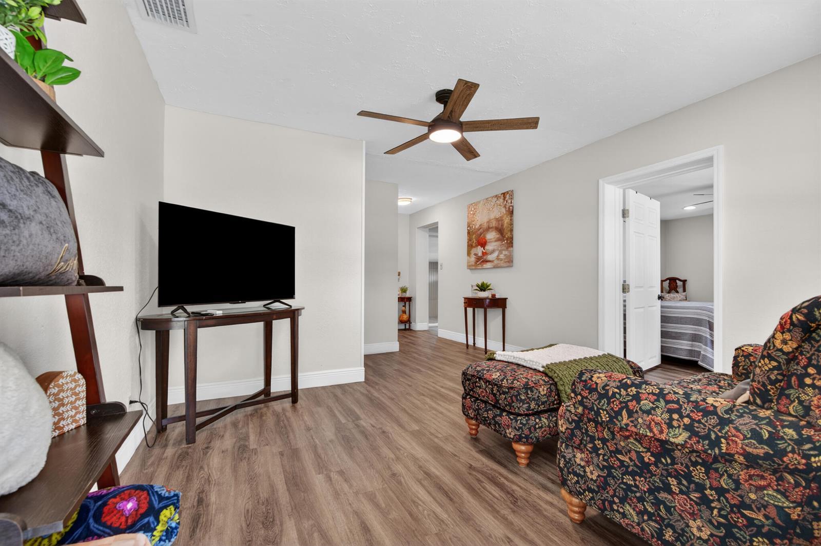 410 SE 4th Avenue, South Bay FL 33493 photo 3
