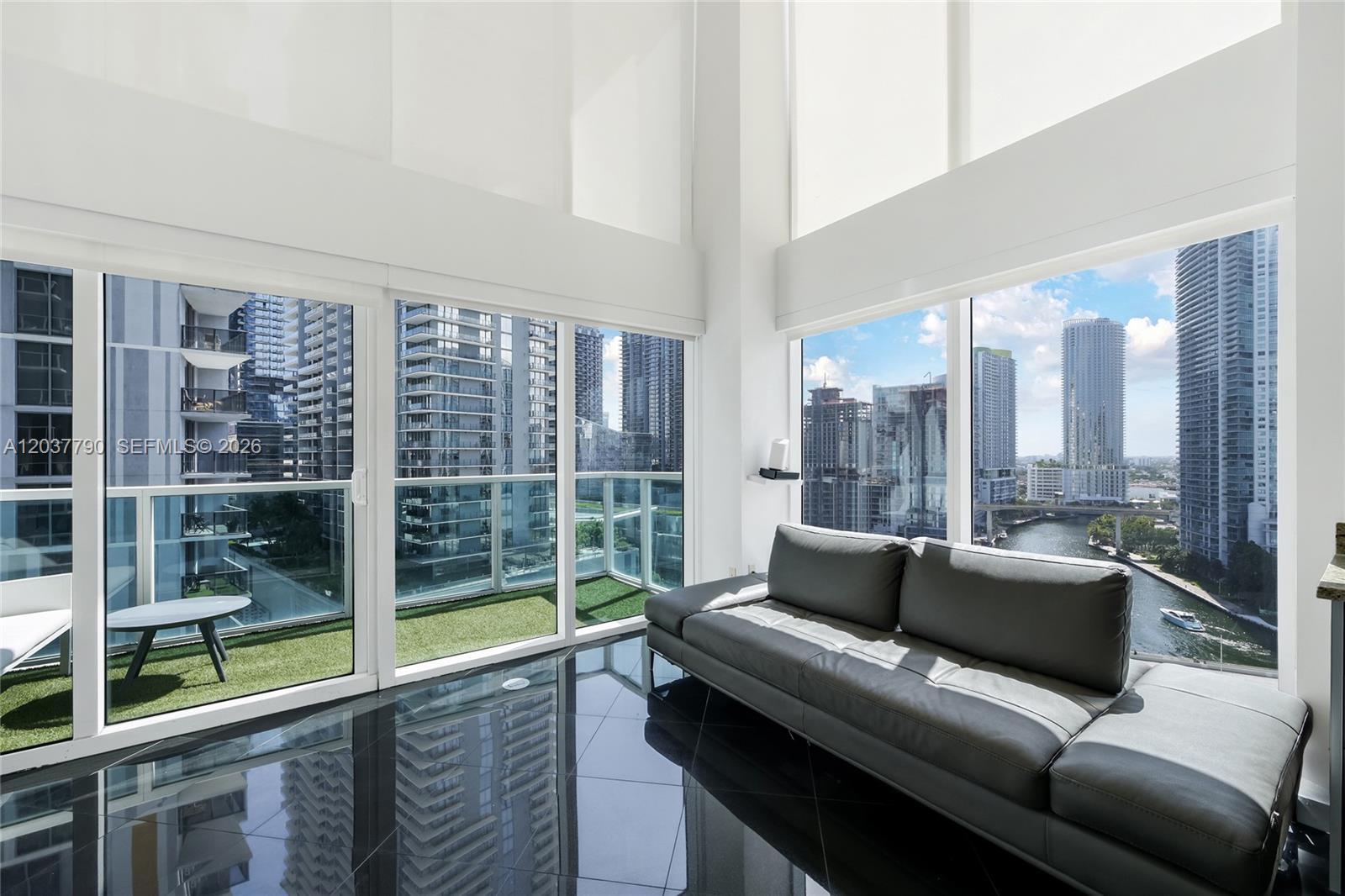 41 SE 5th St # 1116, Miami FL 33131 photo 2