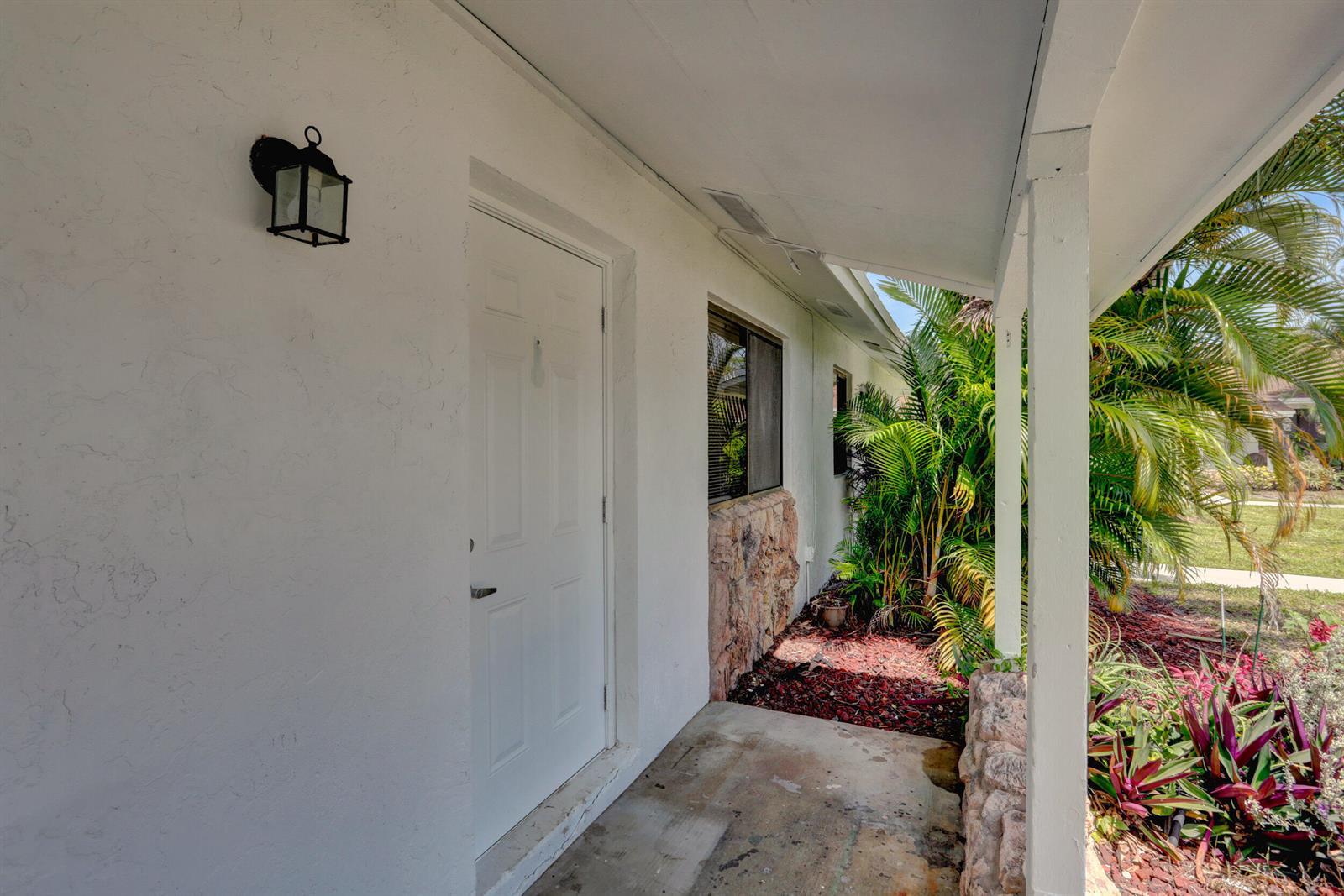 9186 Roan Lane, West Palm Beach FL 33403 photo 2