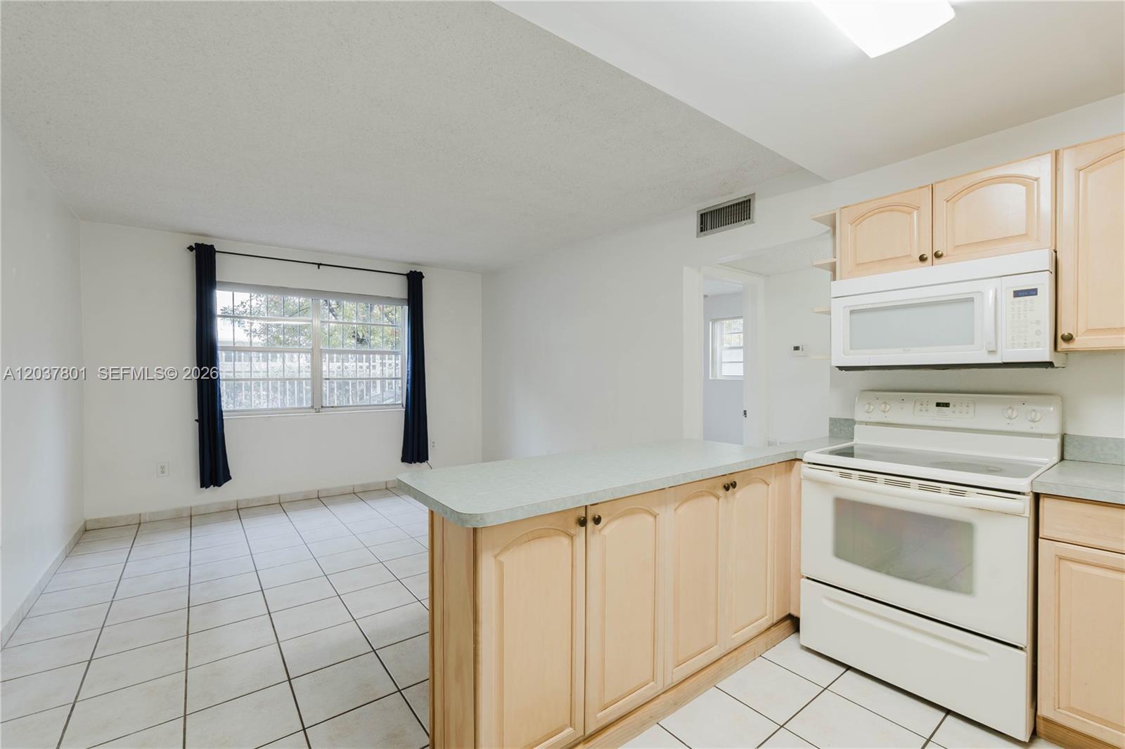 747 NW 13th Ave # 3, Miami FL 33125 photo 2
