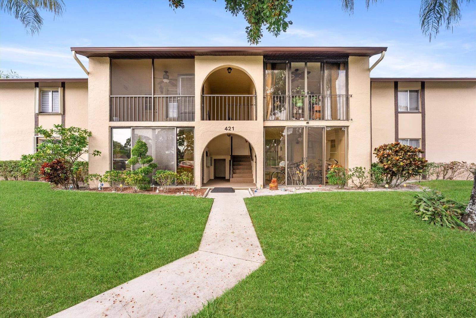 421 Pine Glen Lane # A2, FL 33463