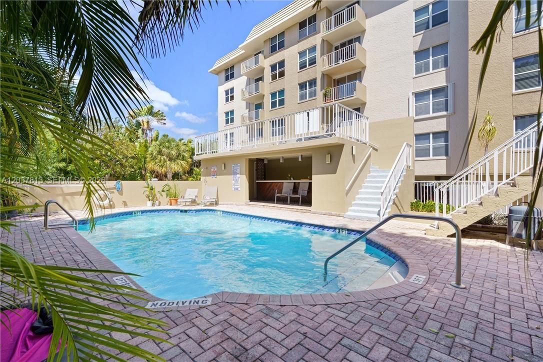 1050 SE 15th St # 202, Fort Lauderdale FL 33316