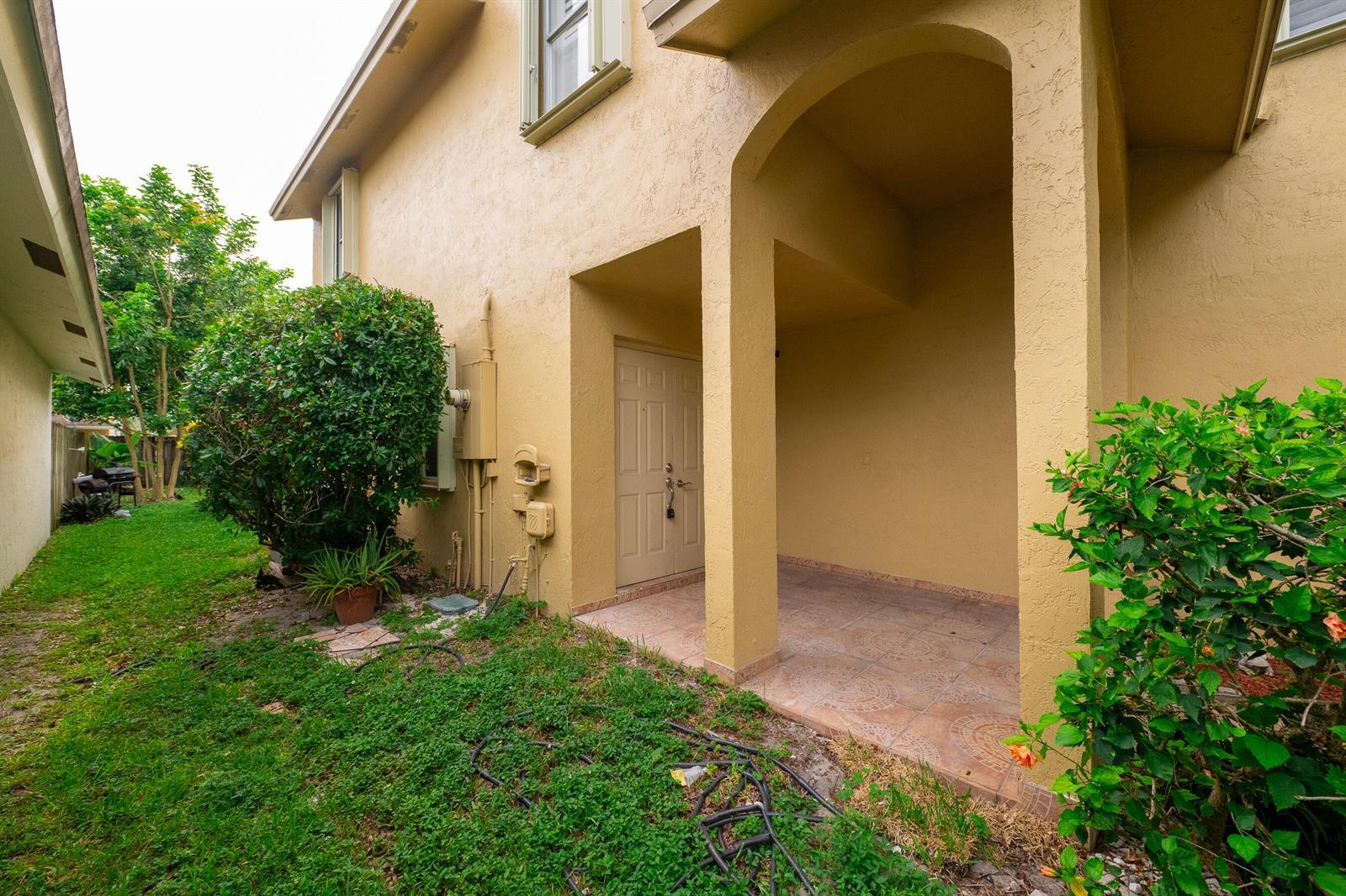2379 NW 33rd Terrace, Coconut Creek FL 33066 photo 4