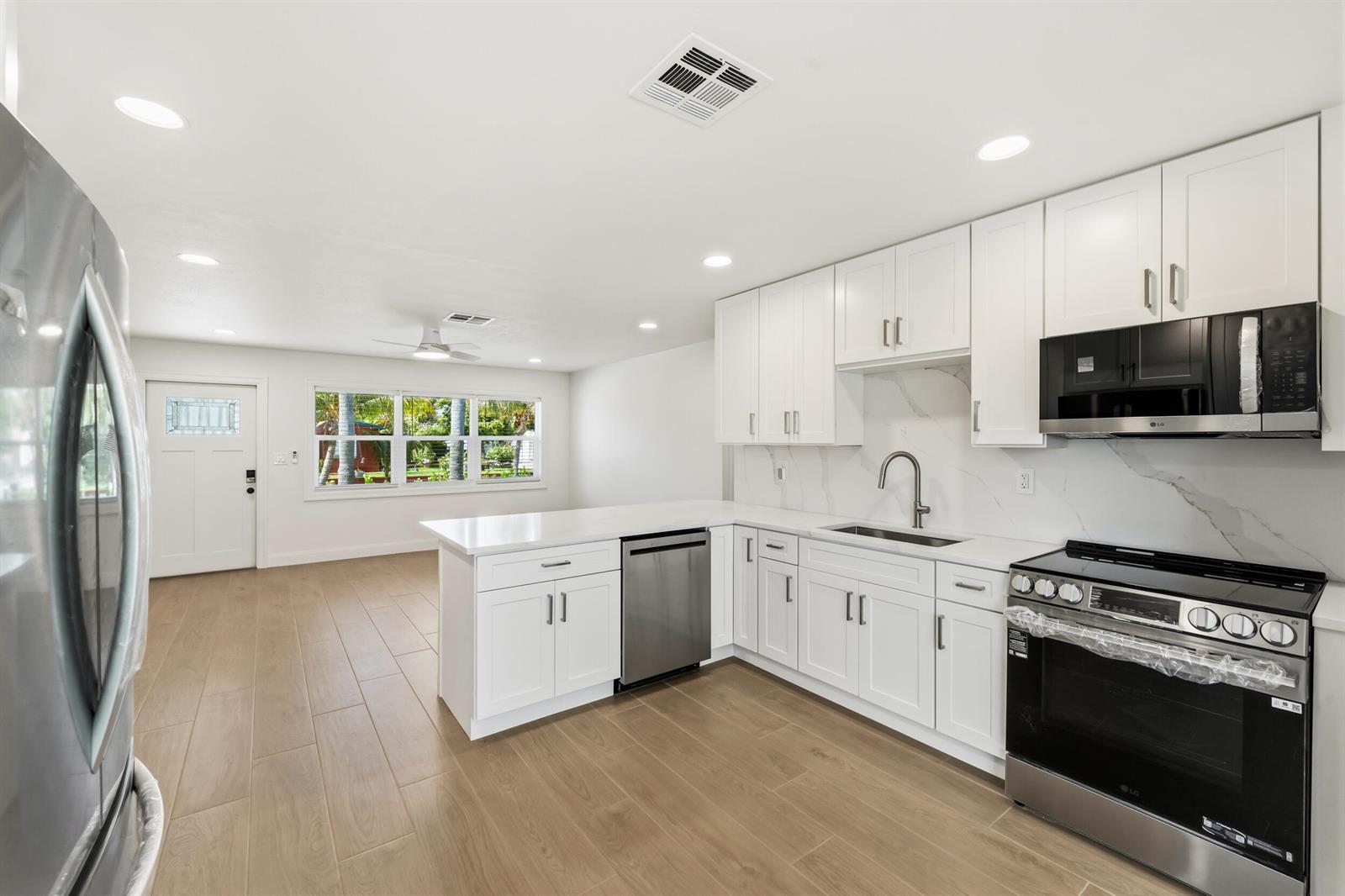 802 Lytle Street, West Palm Beach FL 33405 photo 5