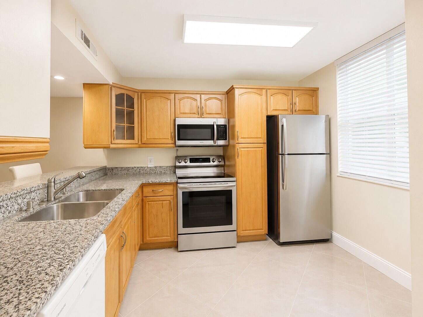 3516 Whitehall Drive # 105, West Palm Beach FL 33401 photo 2