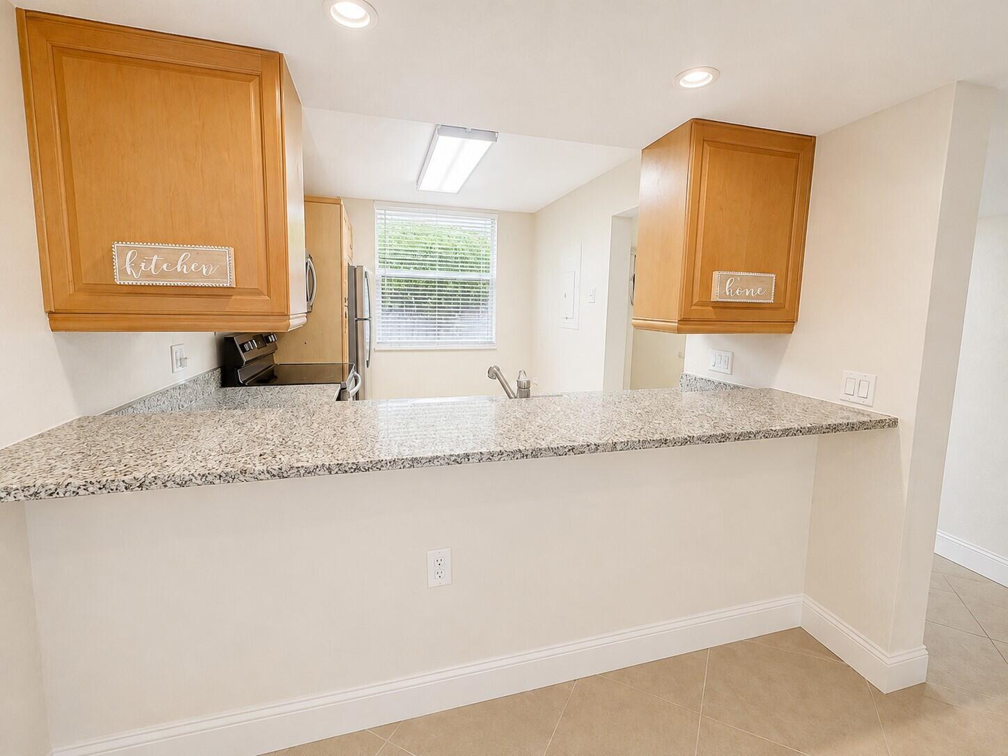 3516 Whitehall Drive # 105, West Palm Beach FL 33401 photo 4