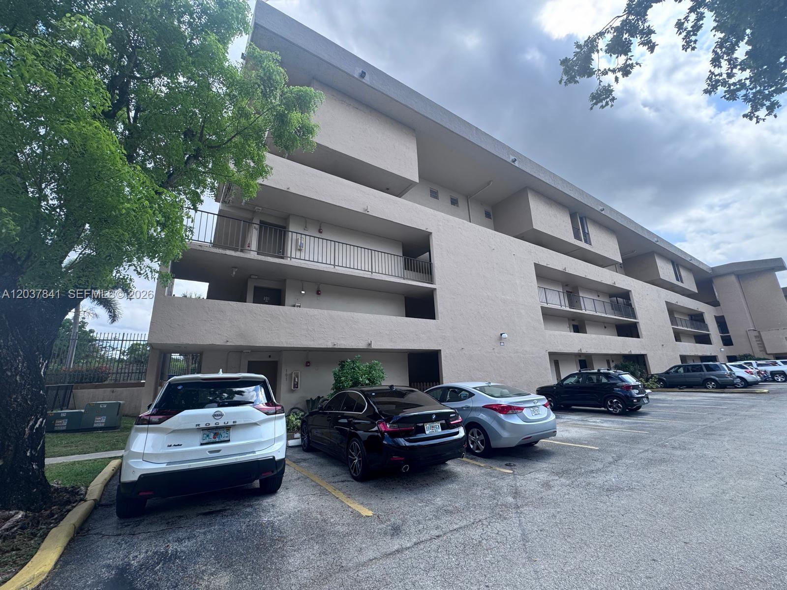 820 NW 87th Ave # 201, Miami FL 33172