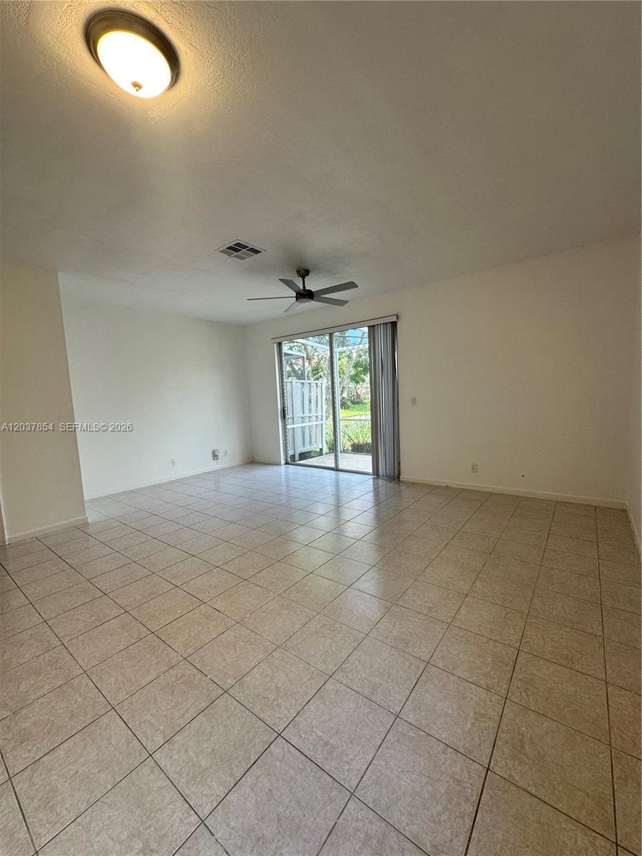 5541 NW 90th Ter, Sunrise FL 33351 photo 5