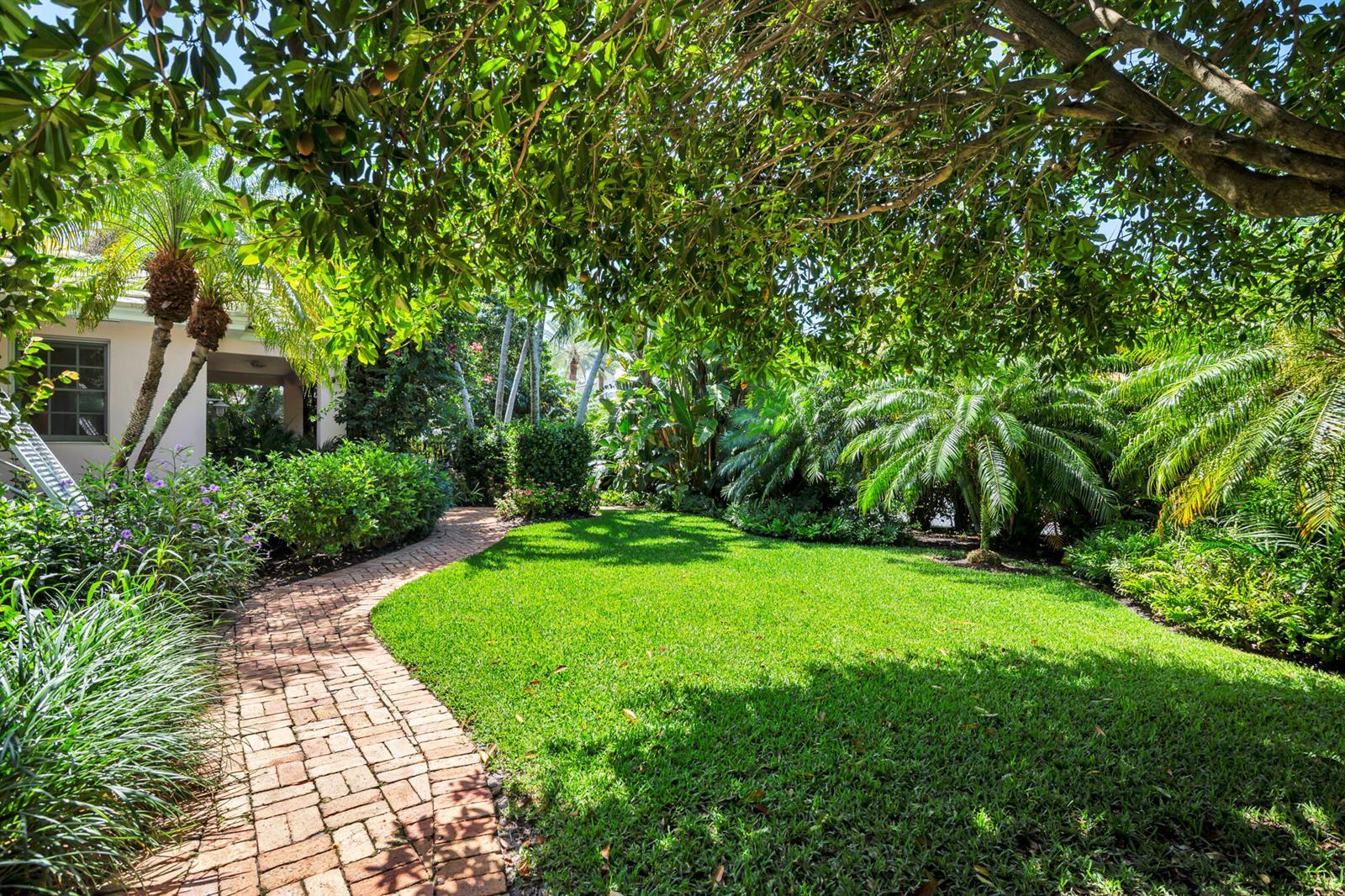 243 Garden Road, Palm Beach FL 33480 photo 4