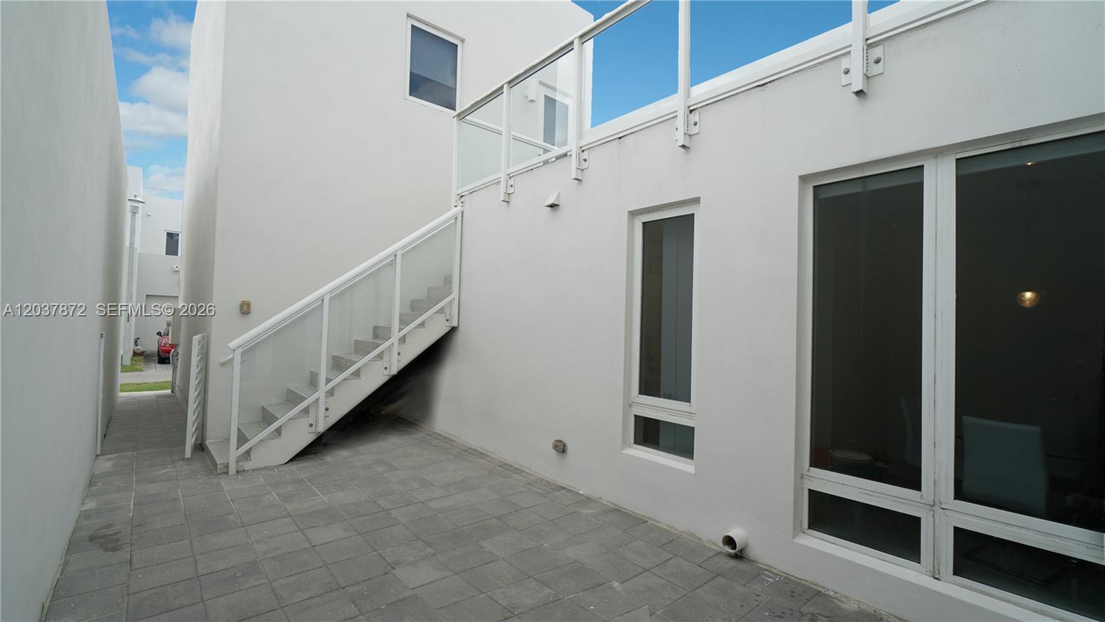 6421 NW 104th Path, Doral FL 33178 photo 2