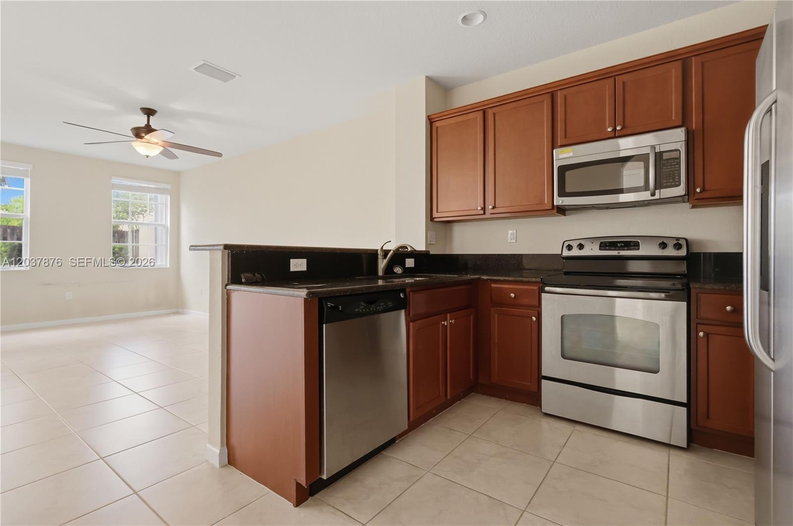 277 Las Brisas Cir, Sunrise FL 33326 photo 5