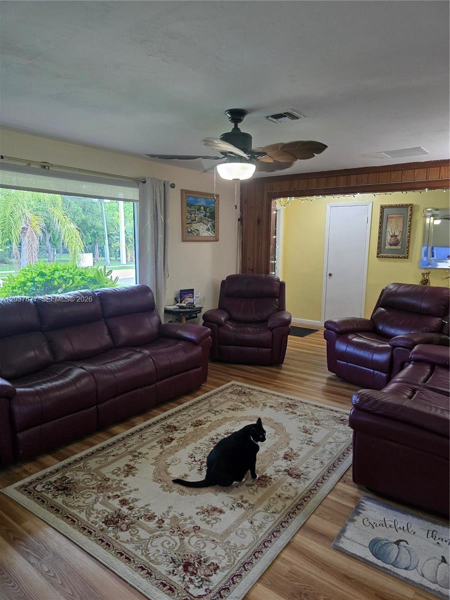 19500 SW 87th Ave, Cutler Bay FL 33157 photo 2