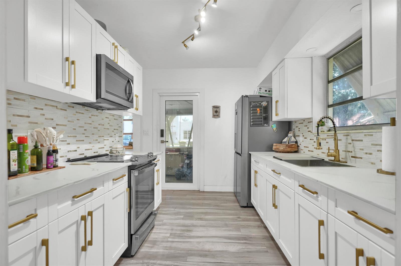 27 NE 18th Street, Homestead FL 33030