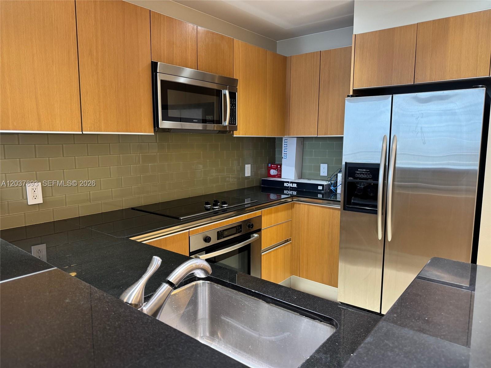 1060 Brickell Ave # 4115, Miami FL 33131 photo 2