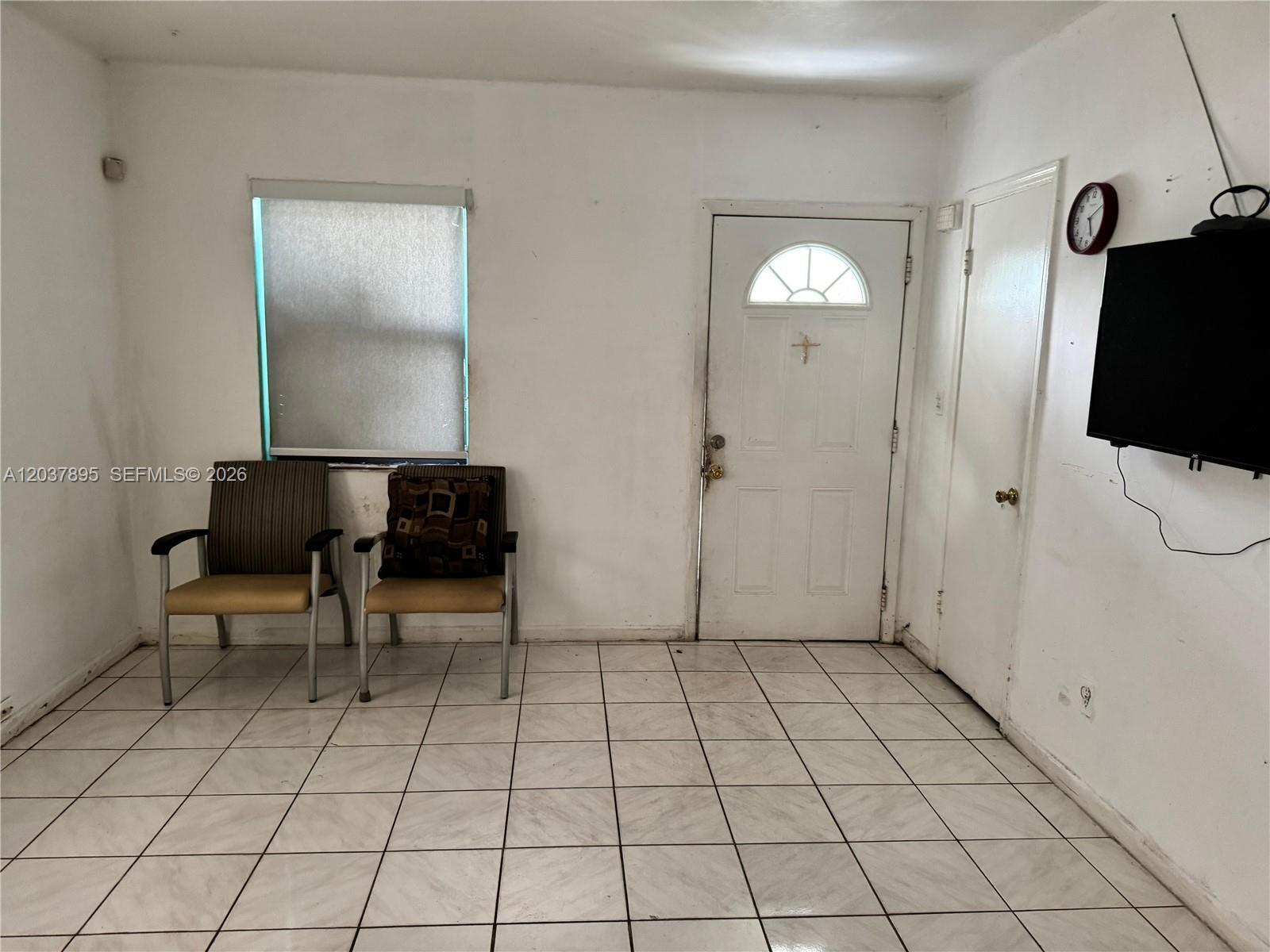 950 NE 160th St, North Miami Beach FL 33162 photo 2