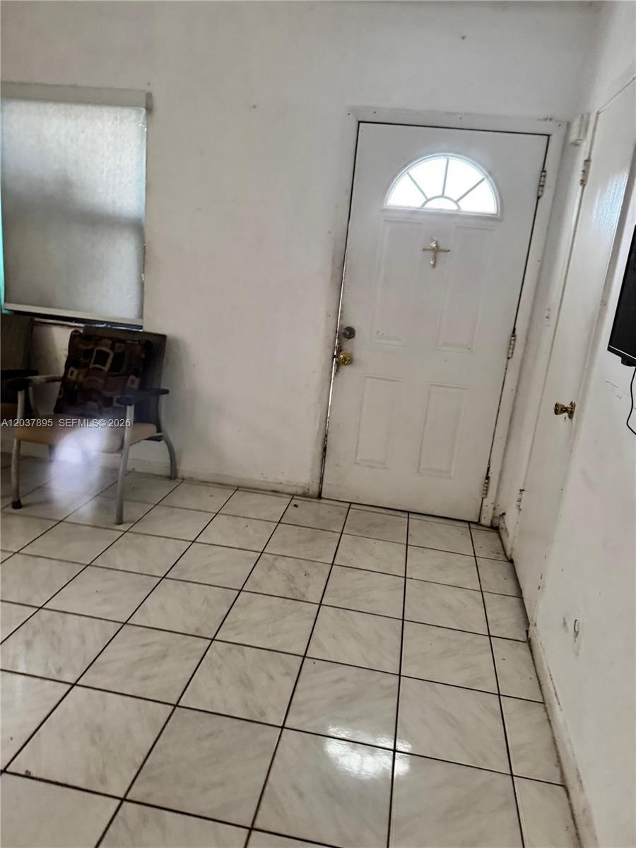 950 NE 160th St, North Miami Beach FL 33162 photo 3