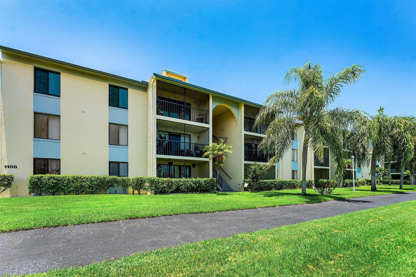 1108 Green Pine Boulevard # E1, West Palm Beach FL 33409 photo 2