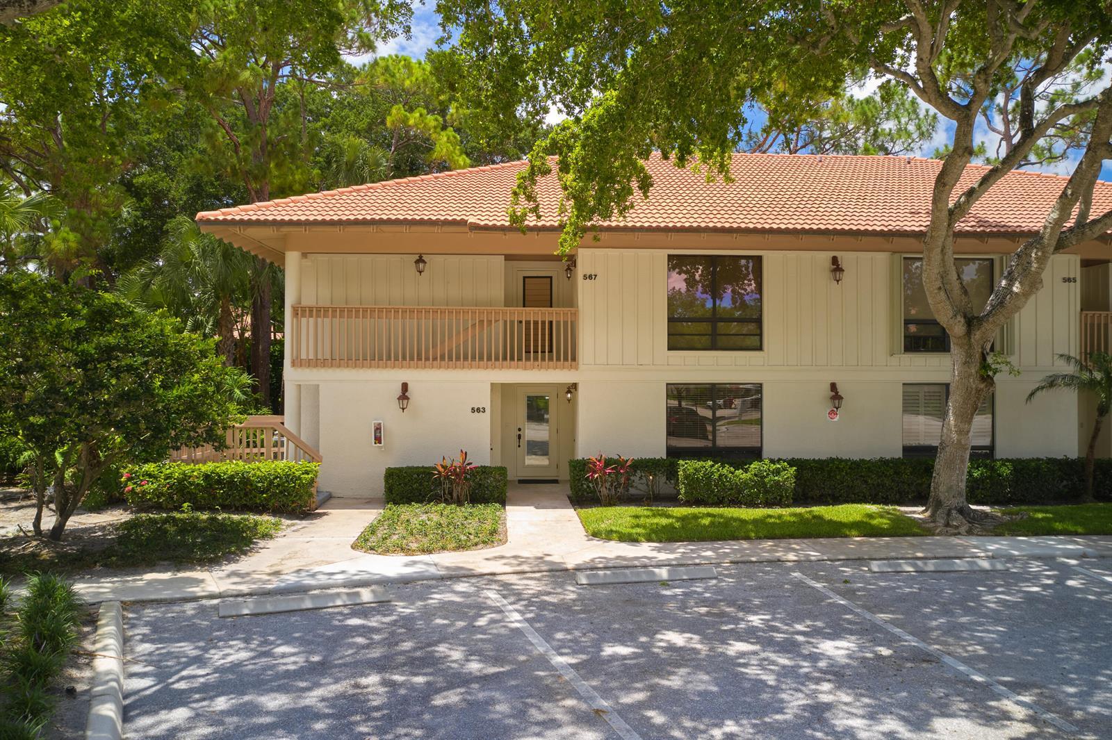 563 Brackenwood Place, Palm Beach Gardens FL 33418 photo 3