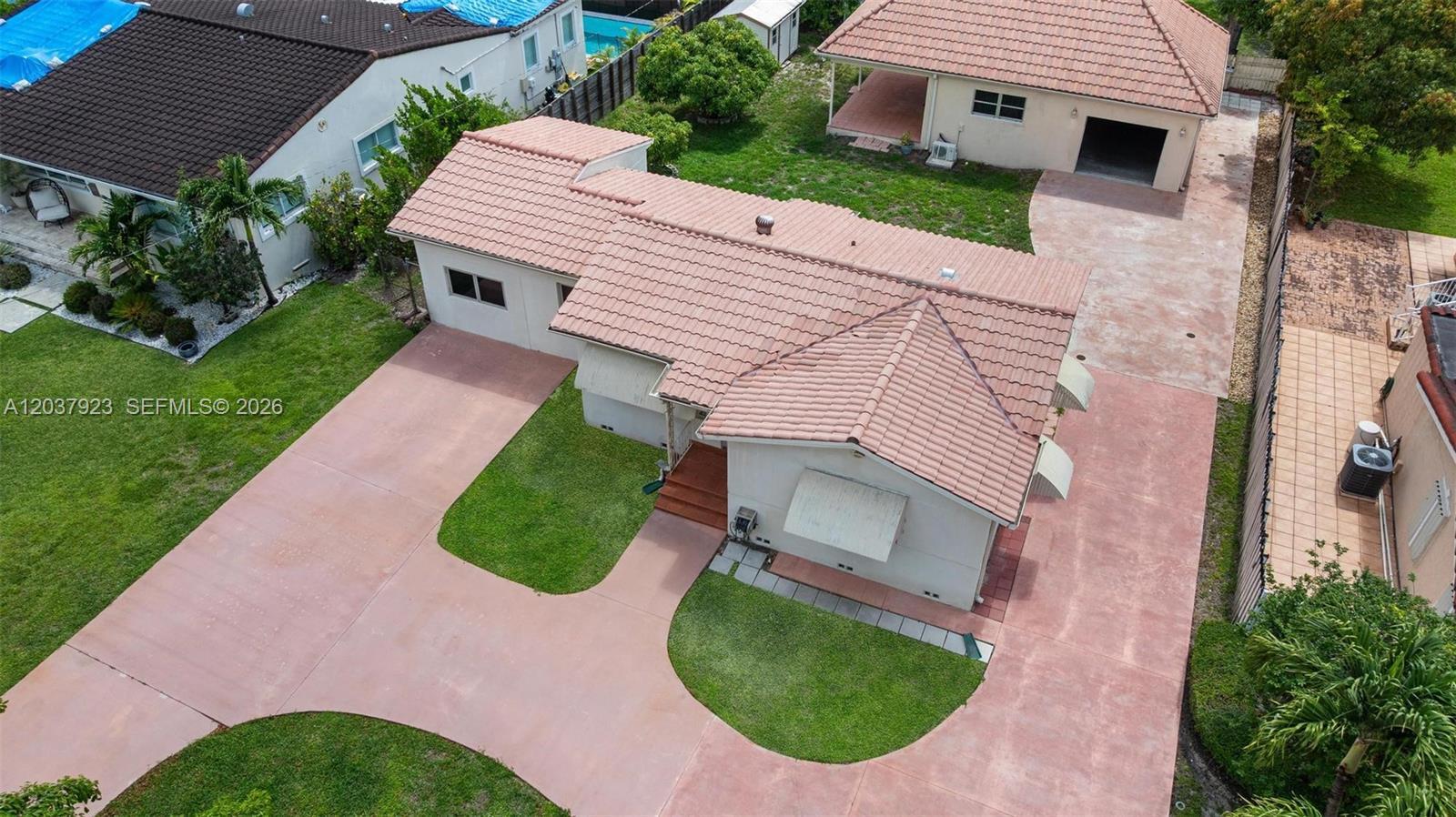 241 Hammond Dr, Miami Springs FL 33166