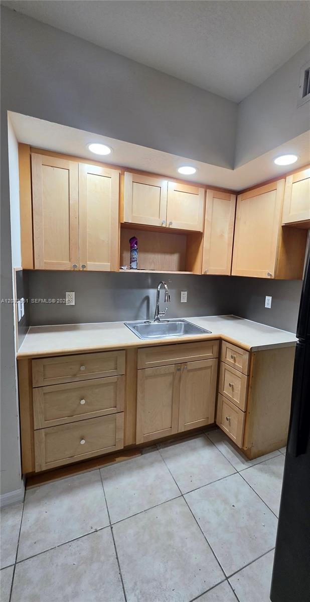 2630 SW 28th St # 14, Miami FL 33133