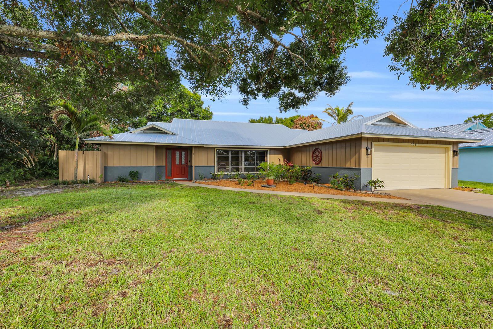 2311 SE Bowie Street, FL 34952 photo 2