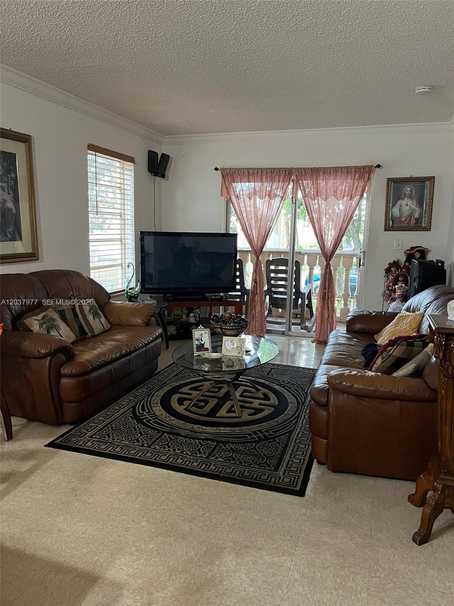 525 W 69th St # 207, Hialeah FL 33014 photo 3
