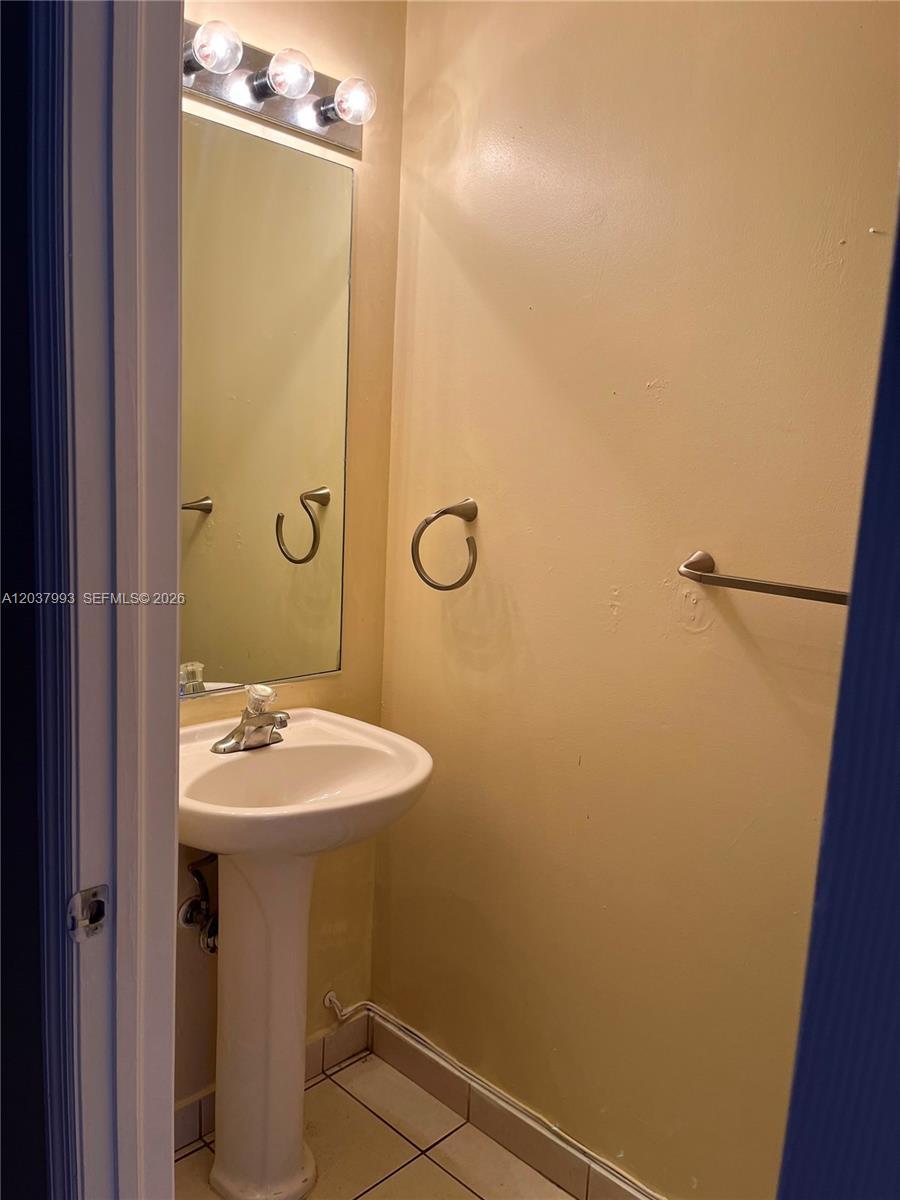 Pembroke Pines, FL 33025 photo 3