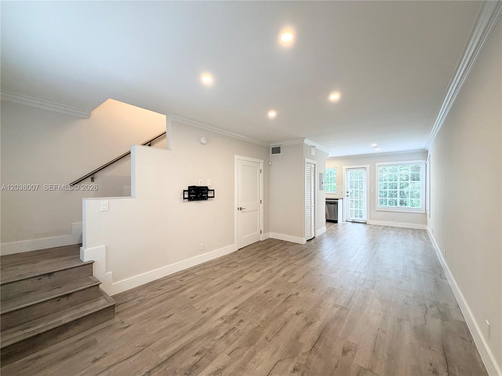 15 madeira ave # 2, Coral Gables FL 33134
