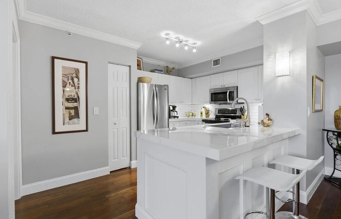651 Okeechobee Boulevard Unit 309, West Palm Beach FL 33401 photo 5
