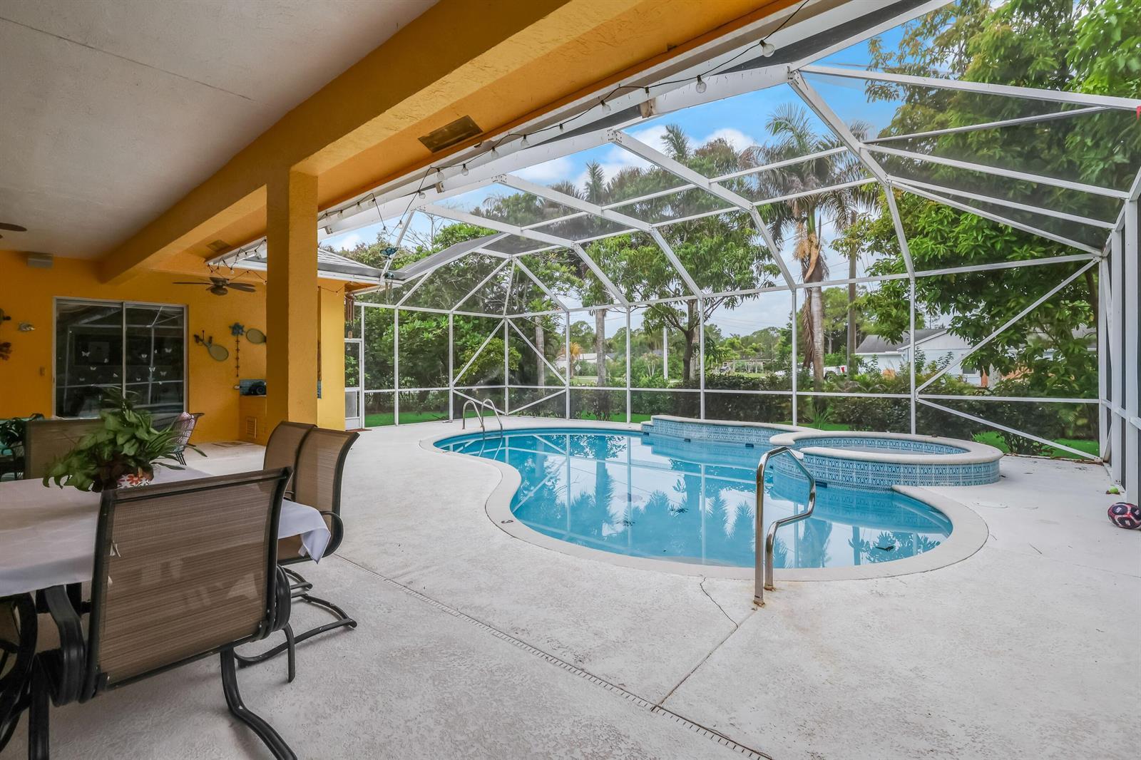 8023 N 120th Ave Avenue N, FL 33412