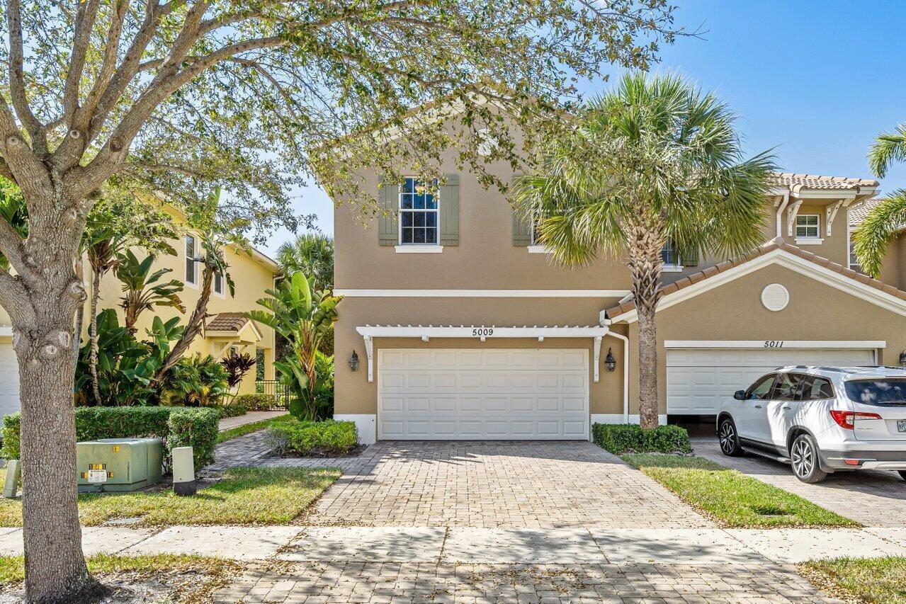 5009 Dulce Court, Palm Beach Gardens FL 33418
