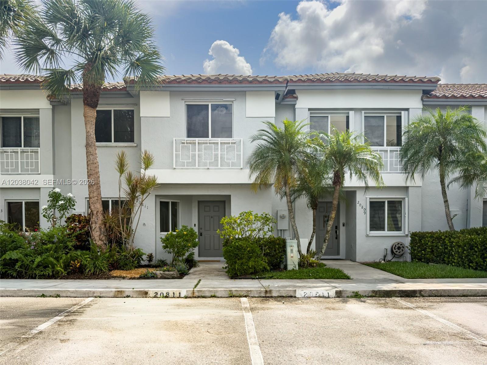 20811 NW 3rd Ln, Pembroke Pines FL 33029 photo 3