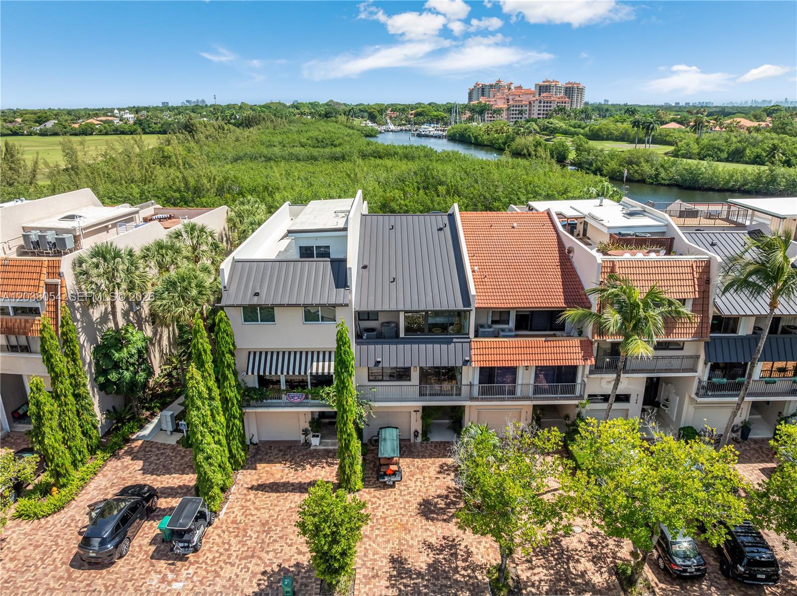 6112 Paradise Point Dr, Palmetto Bay FL 33157 photo 2
