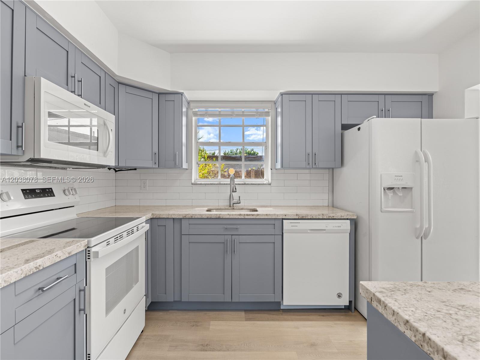 7591 Pierce St, Hollywood FL 33024 photo 3
