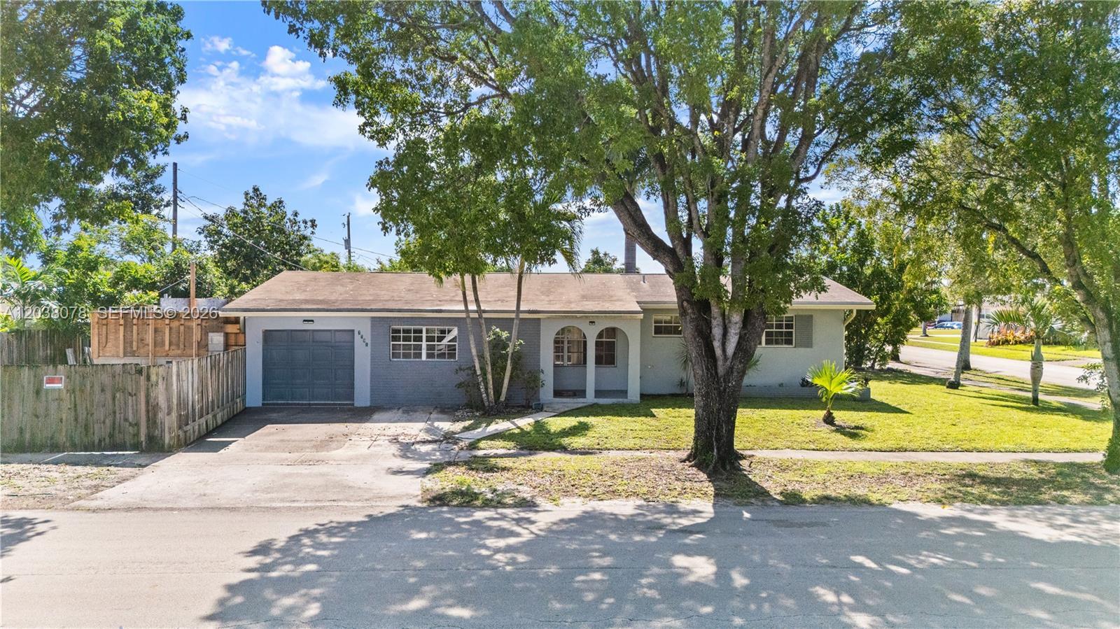 7591 Pierce St, Hollywood FL 33024