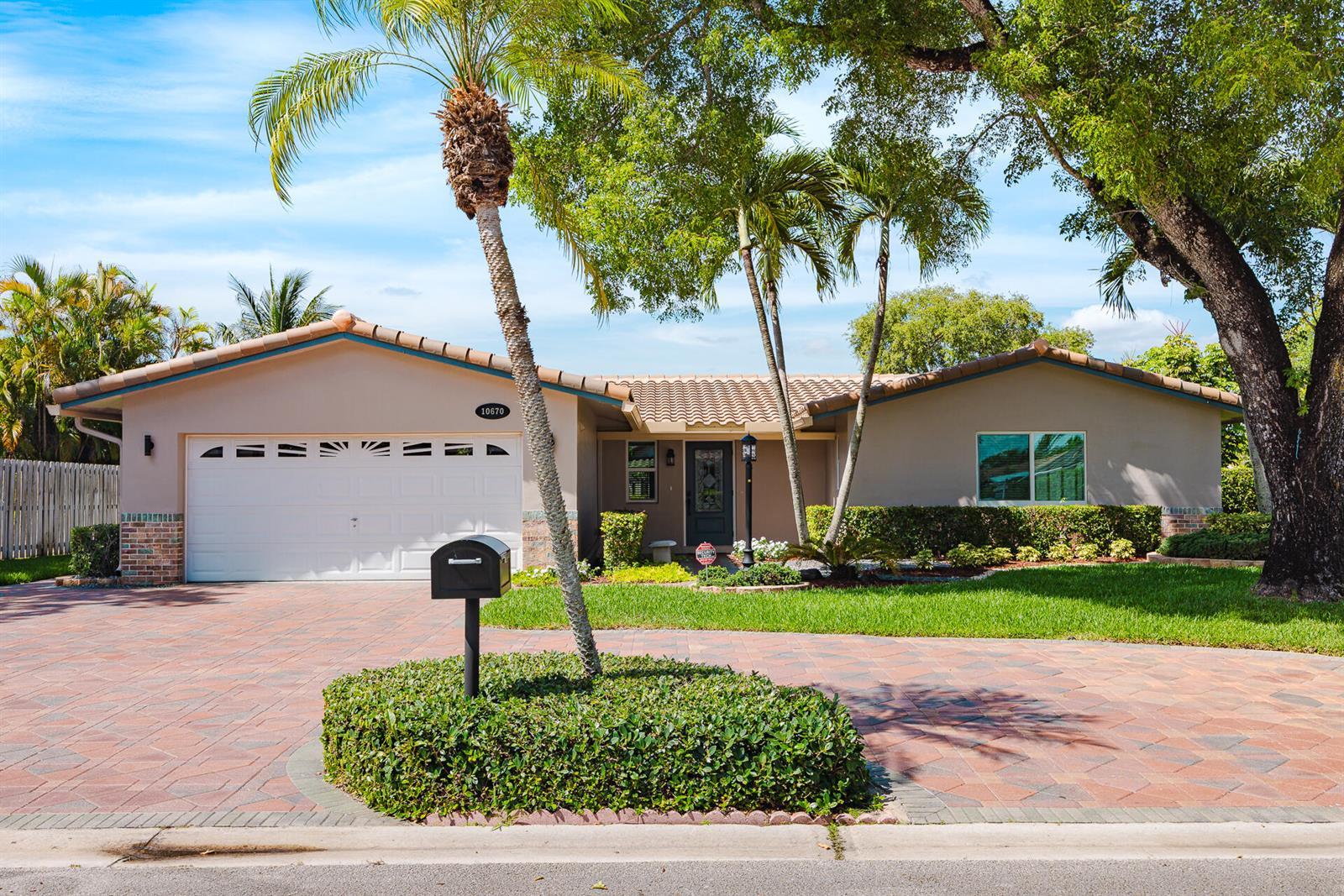 10670 NW 42nd Drive, Coral Springs FL 33065 photo 4