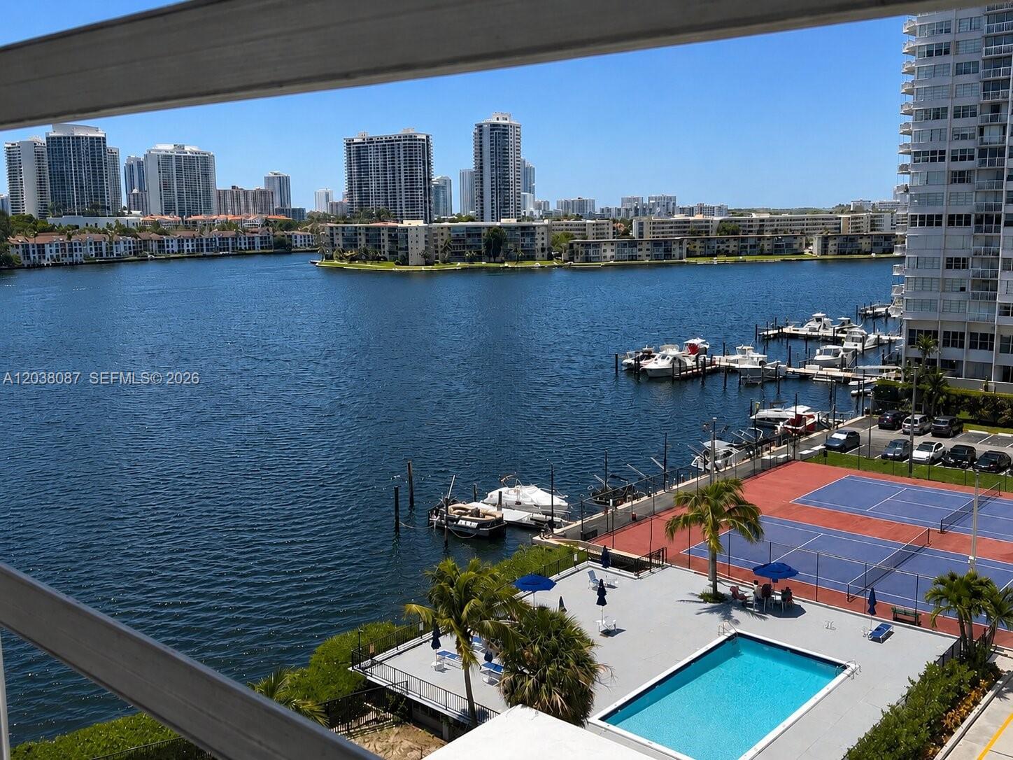 2780 NE 183rd St # 810, Aventura FL 33160 photo 2