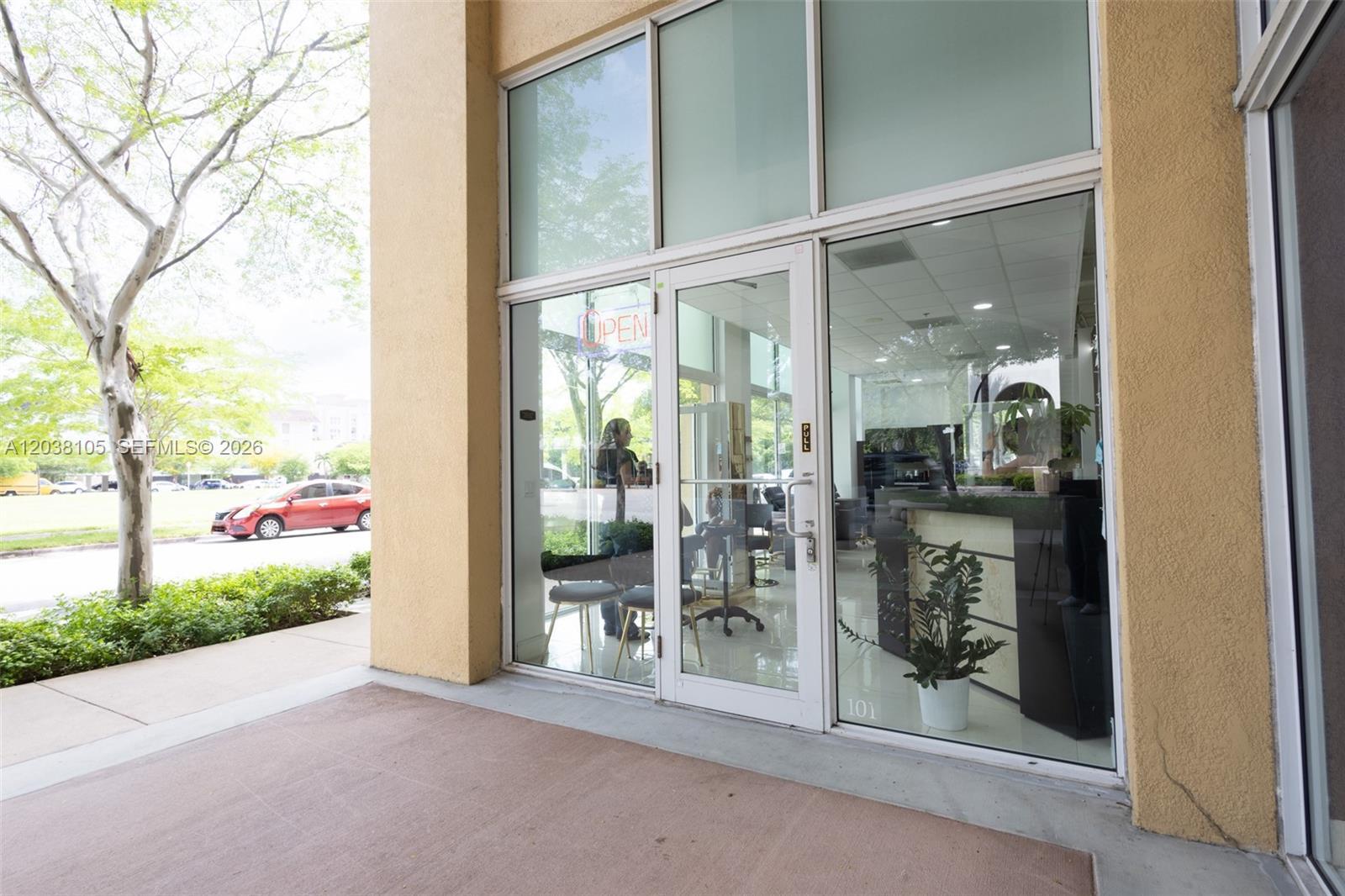 Coral Gables, FL 33134 photo 2