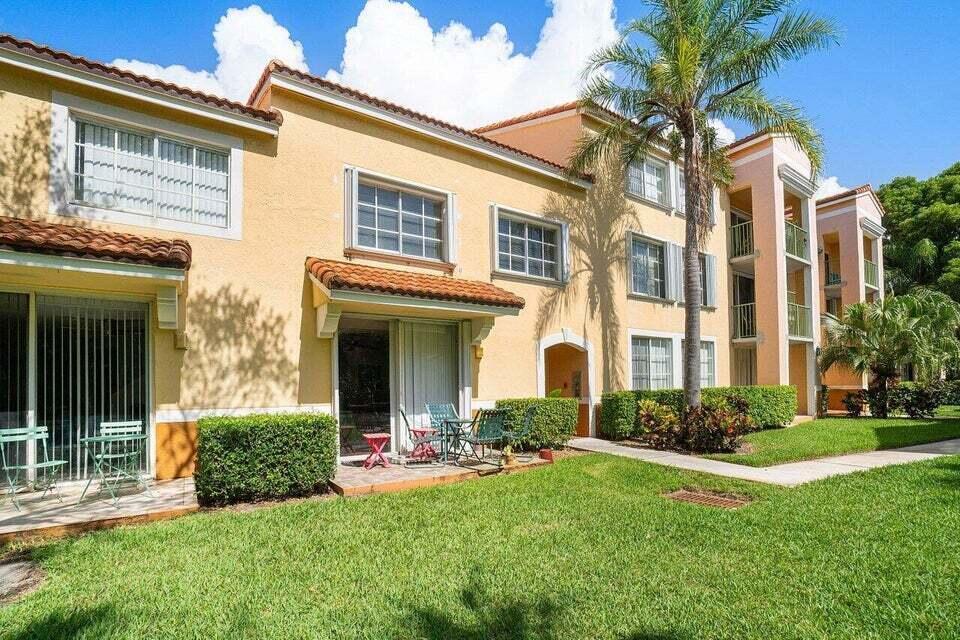 117 Yacht Club Way Unit 110, Hypoluxo FL 33462 photo 2