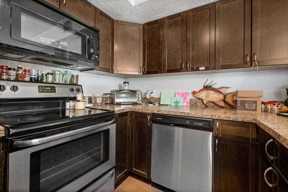 117 Yacht Club Way Unit 110, Hypoluxo FL 33462