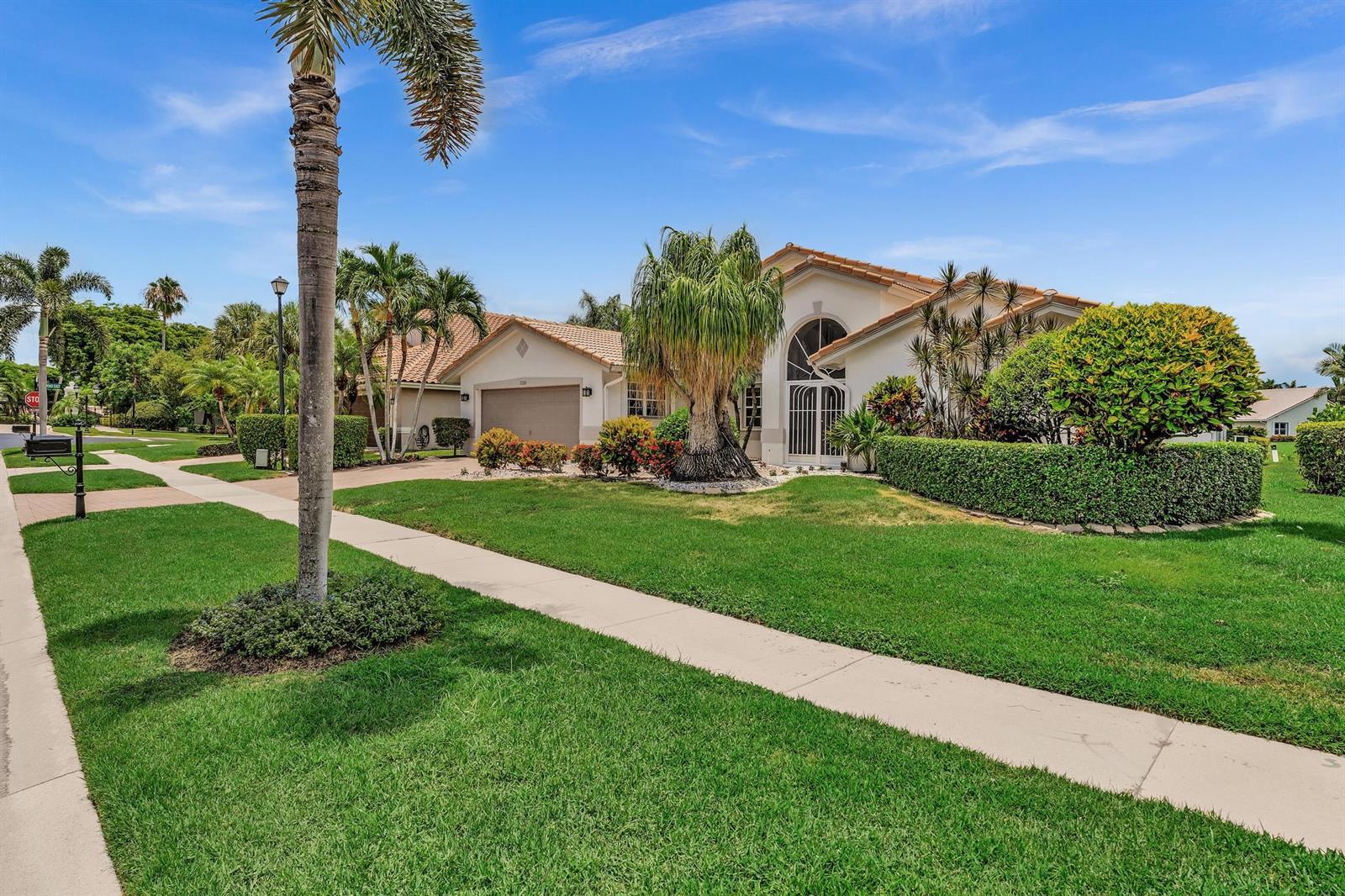 12316 Lakeridge Falls Drive, Boynton Beach FL 33437 photo 2