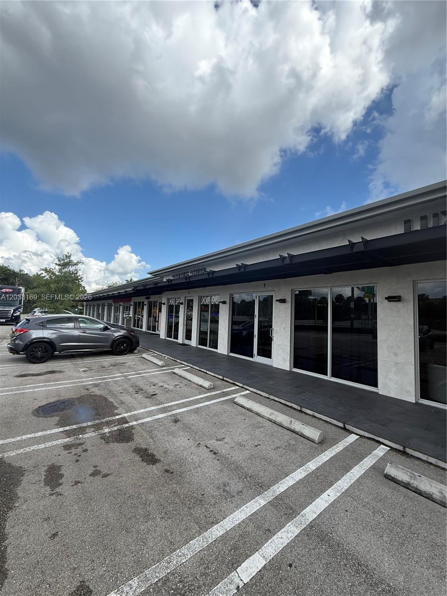8205 NW 12th St, Doral FL 33126 photo 2