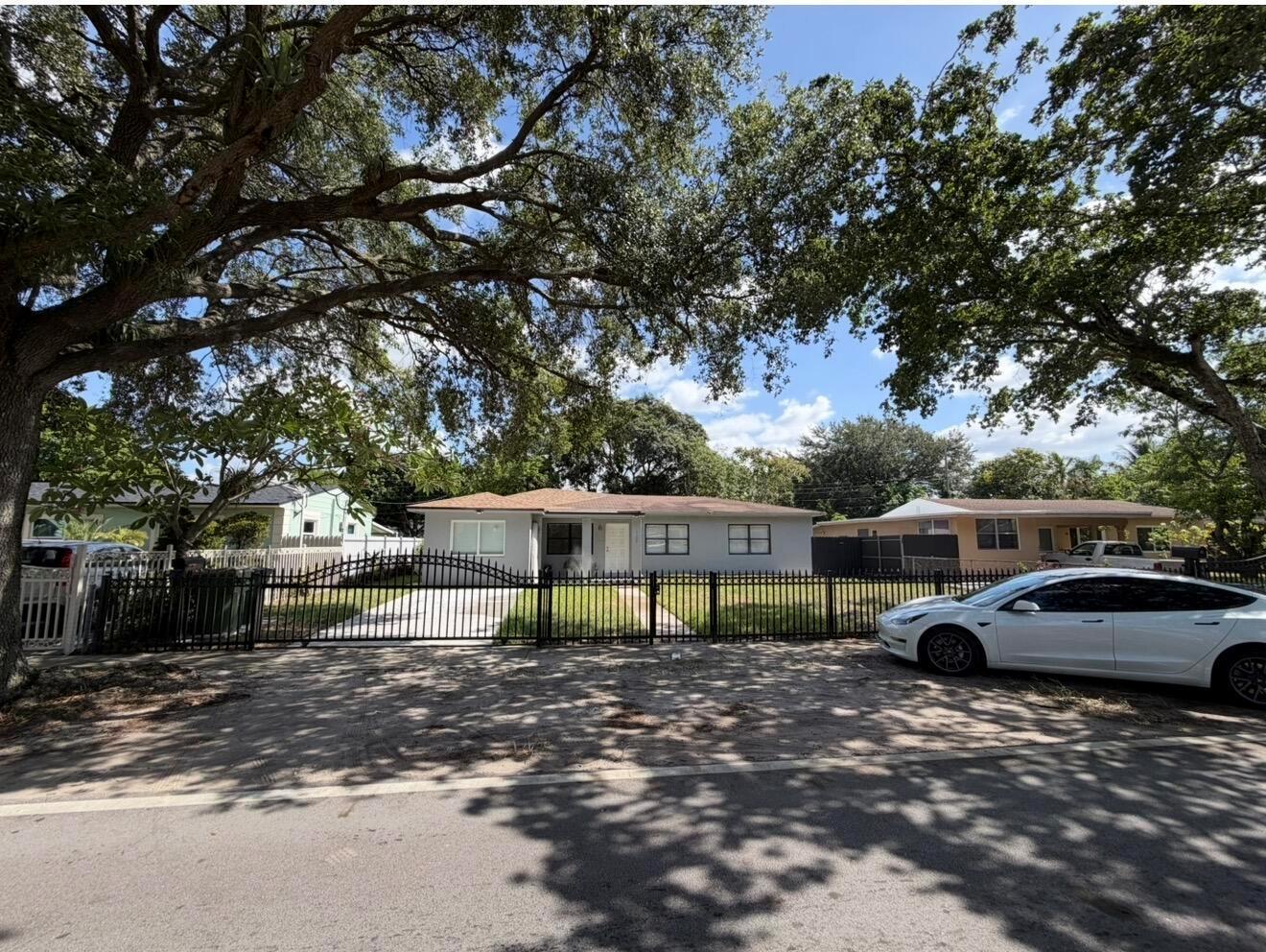 1135 NW 127th Street, North Miami FL 33168