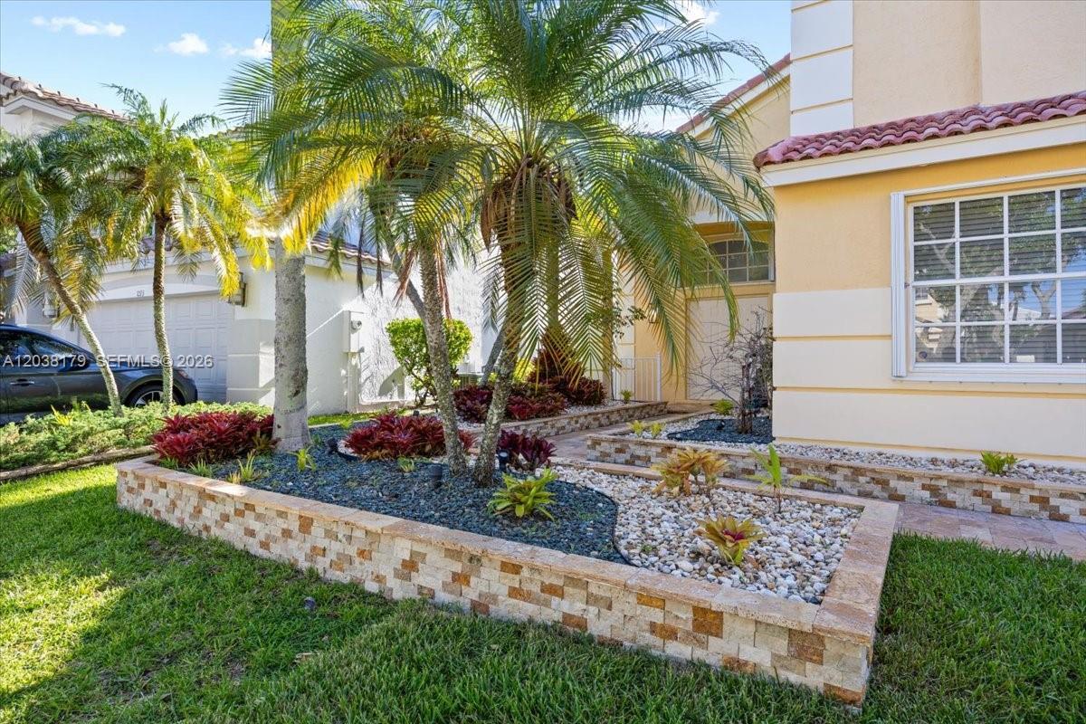 1099 Birchwood Rd, Weston FL 33327 photo 2