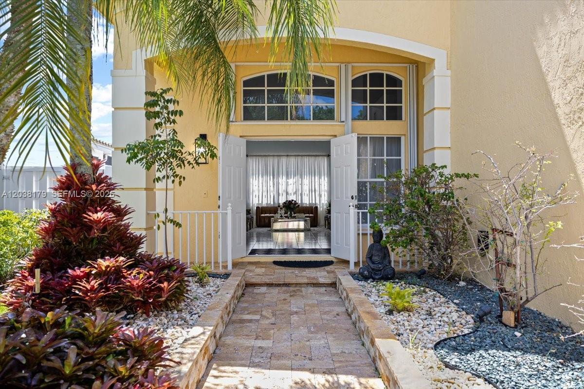 1099 Birchwood Rd, Weston FL 33327 photo 3