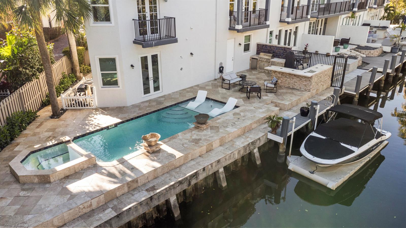 208 SE 10th Terrace, Fort Lauderdale FL 33301