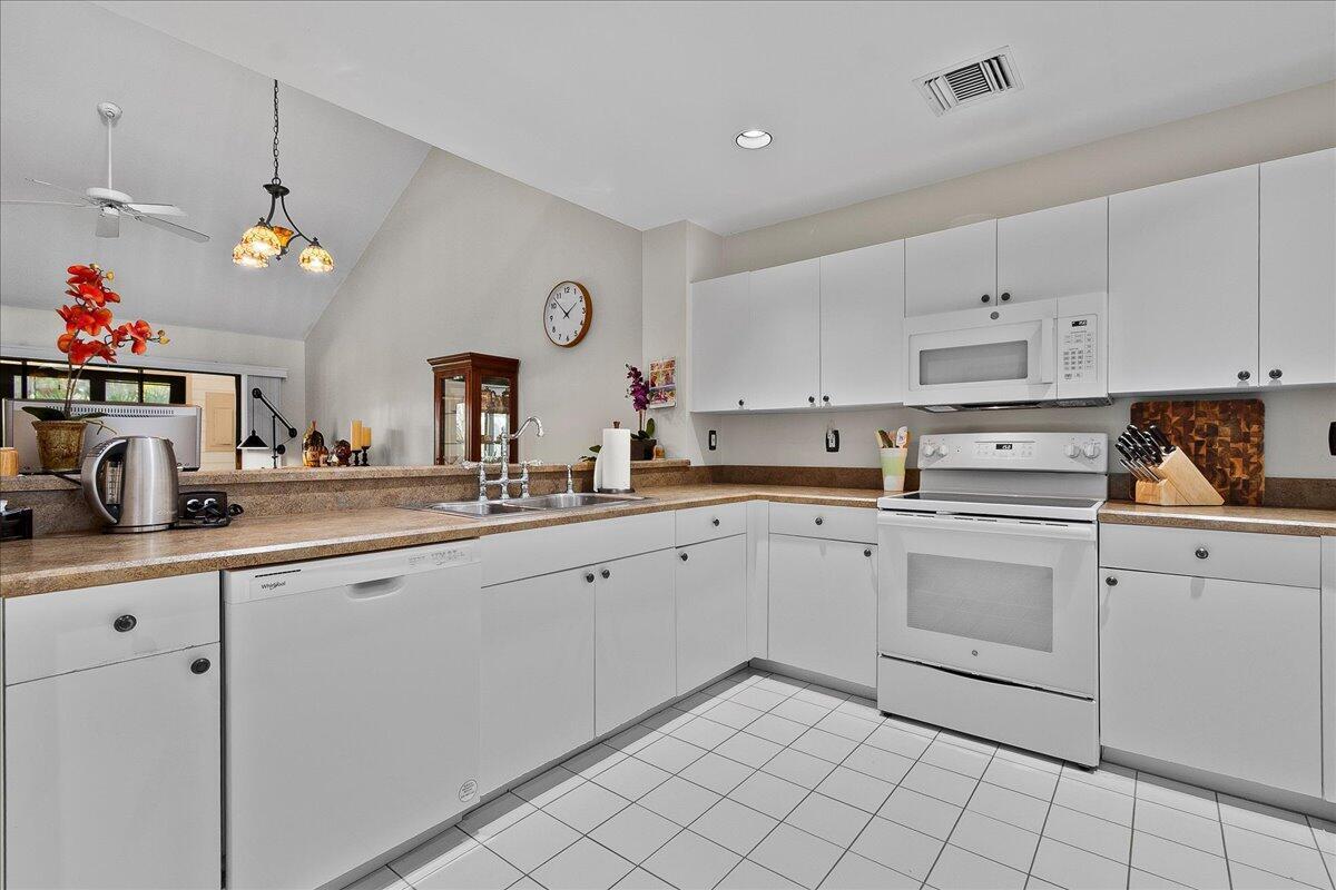 6111 SE Georgetown Place, Hobe Sound FL 33455 photo 4