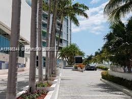 335 S Biscayne Blvd # 2006, Miami FL 33131 photo 2